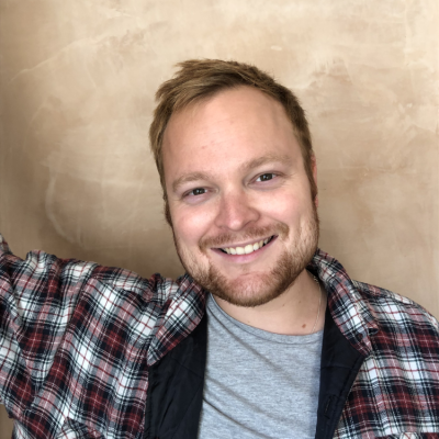 Dr. Tom Davies โ psychotherapist, CBT therapist and author of Self Obsession